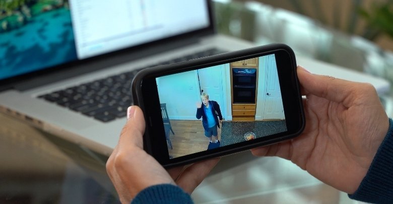 How Well Do Light Bulb Cameras Record All The Time Indoors