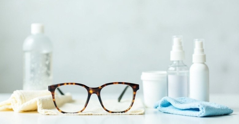 Alternatives to Rubbing Alcohol for Sensitive Lenses