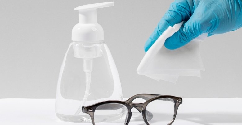 What to Avoid When Cleaning Eyeglass Cleaners?