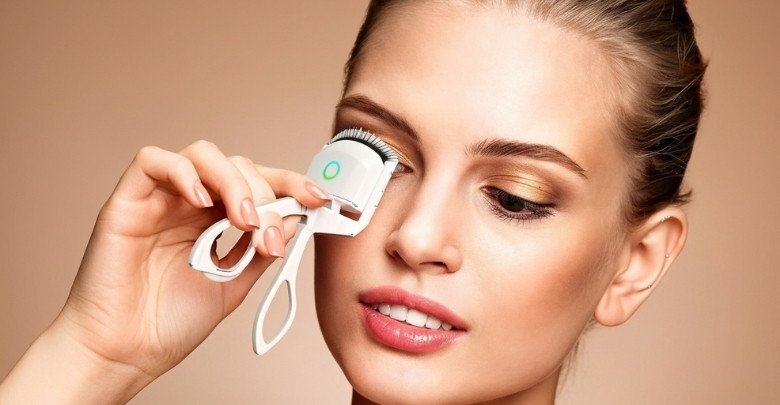 Tips to Make Heated Eyelash Curlers Last Longer