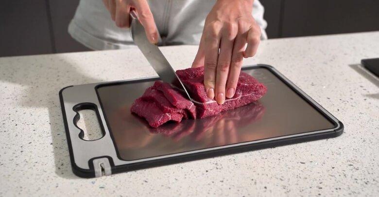 Using the Titanium Side for Raw Meat (Hygiene Experience)