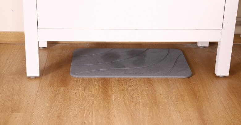 Should You Replace a Bath Mat That Never Dries Completely